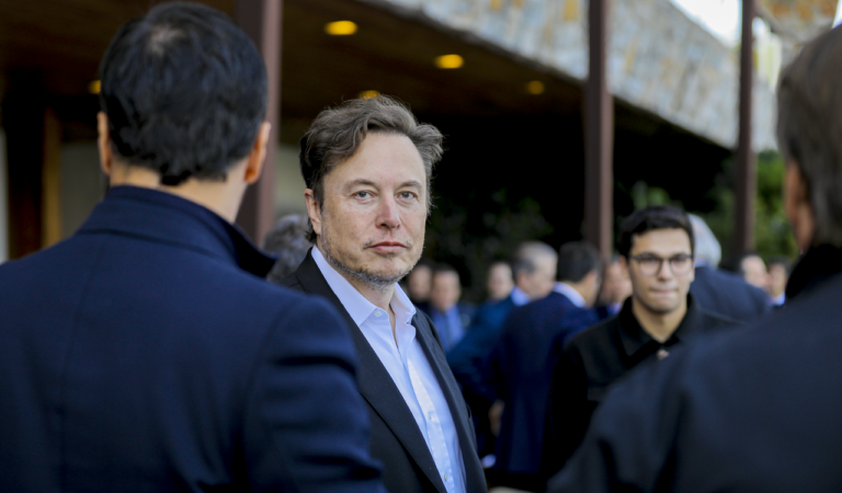 Elon Musk Just Sided With a Rival AI Boss in Three Chilling Words